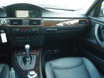 2006 BMW 330  i