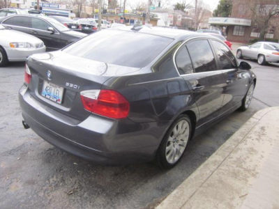 2006 BMW 330  i