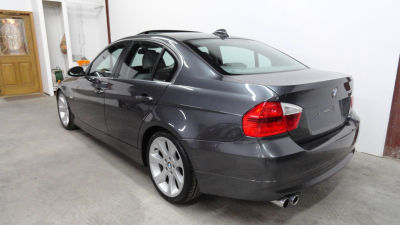 2006 BMW 330  i