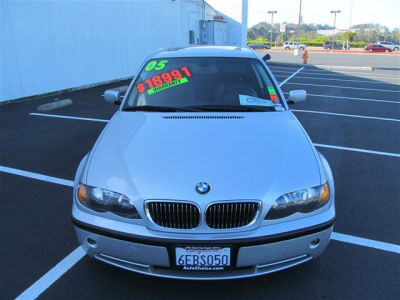 2005 BMW 330  i