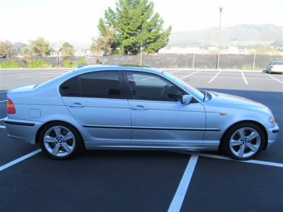 2005 BMW 330  i
