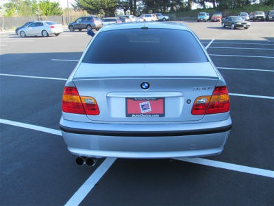 2005 BMW 330  i