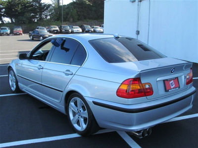2005 BMW 330  i
