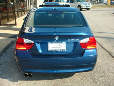 2006 BMW 330  xi