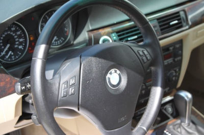 2006 BMW 330  i