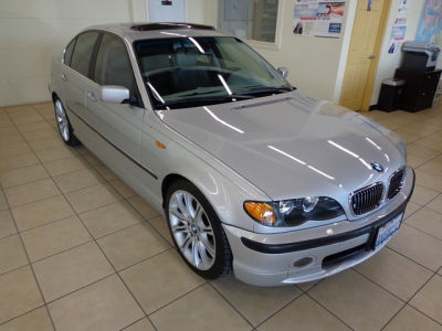 2004 BMW 330 i