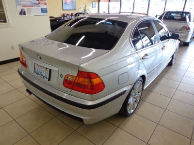 2004 BMW 330 i