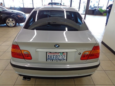 2004 BMW 330 i