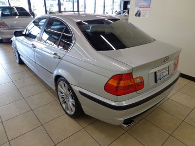 2004 BMW 330 i
