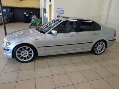 2004 BMW 330 i