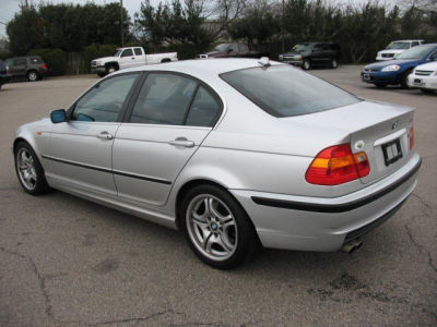 2005 BMW 330  i