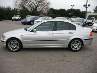 2005 BMW 330  i