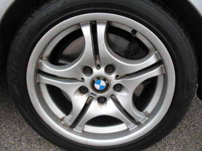 2005 BMW 330  i