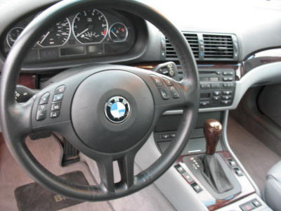 2005 BMW 330  i