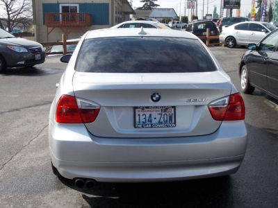 2006 BMW 330  i