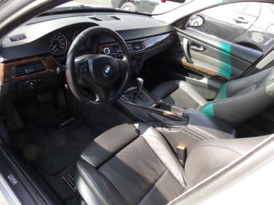 2006 BMW 330  i