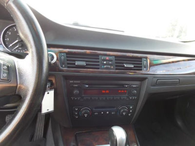 2006 BMW 330  i