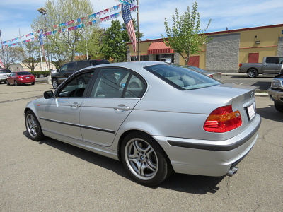 2005 BMW 330  i
