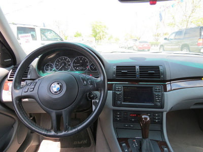 2005 BMW 330  i