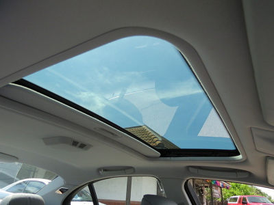 2005 BMW 330  i
