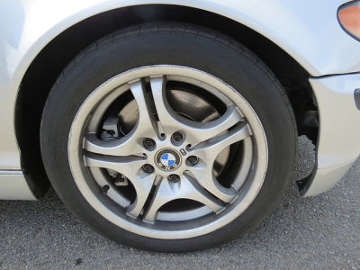 2005 BMW 330  i