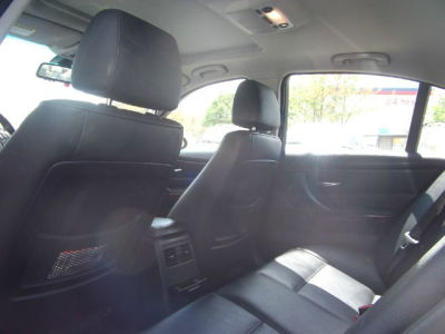 2006 BMW 330  i