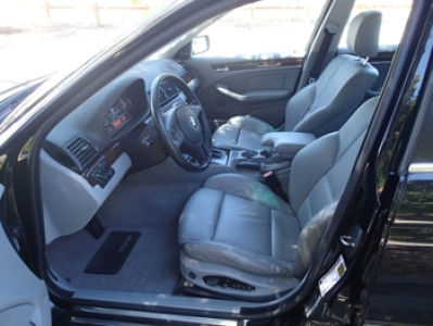 2005 BMW 330  i
