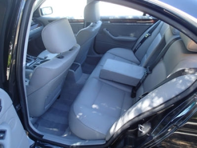 2005 BMW 330  i