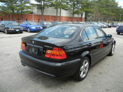 2005 BMW 330  xi