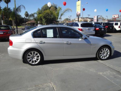 2006 BMW 330  i