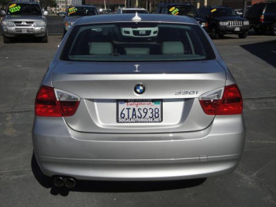 2006 BMW 330  i