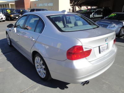 2006 BMW 330  i