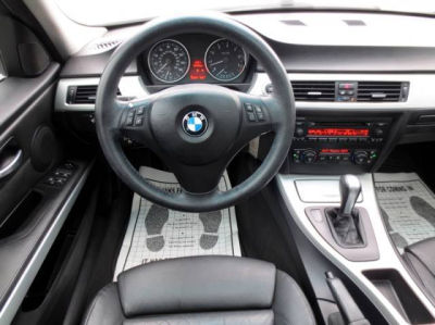 2006 BMW 330  i