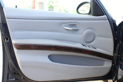 2006 BMW 330  i