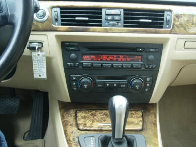 2006 BMW 330  i