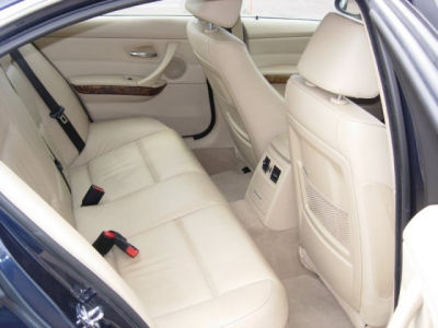 2006 BMW 330  i