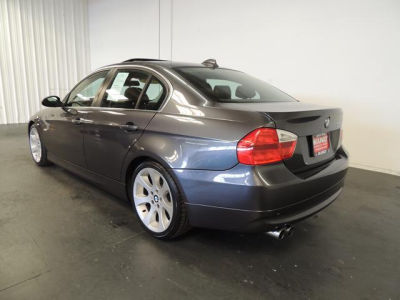 2006 BMW 330  i