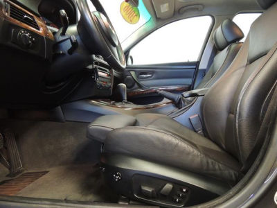2006 BMW 330  i