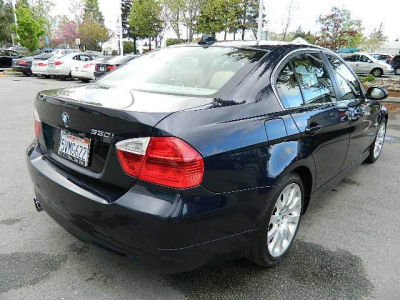 2006 BMW 330  i