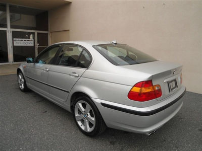 2005 BMW 330  xi