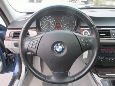 2006 BMW 330  i