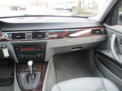 2006 BMW 330  i