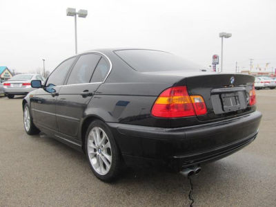 2003 BMW 330  xi