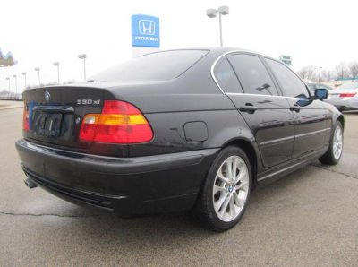 2003 BMW 330  xi