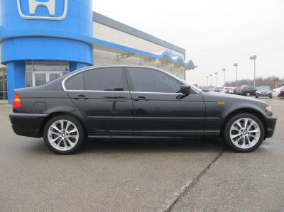 2003 BMW 330  xi