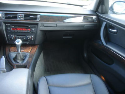 2006 BMW 330  xi