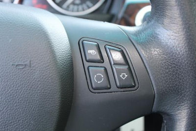 2006 BMW 330  i