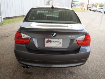 2006 BMW 330  i