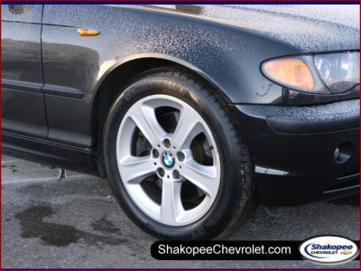 2004 BMW 330  xi