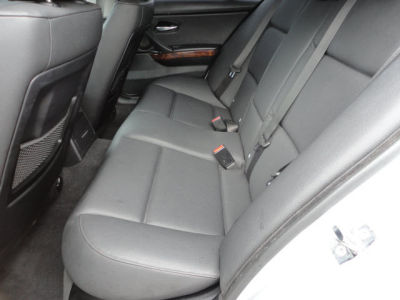 2006 BMW 330  i
